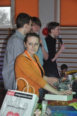 II LO zorganizowało szkolny WOŚP. Uczniowie zebrali około 1500 złotych [5 I 2012] - zdjęcie #32 - eOstroleka.pl