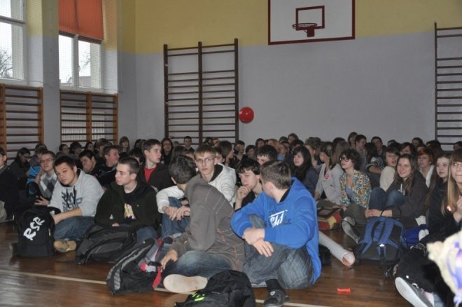 II LO zorganizowało szkolny WOŚP. Uczniowie zebrali około 1500 złotych [5 I 2012] - zdjęcie #36 - eOstroleka.pl