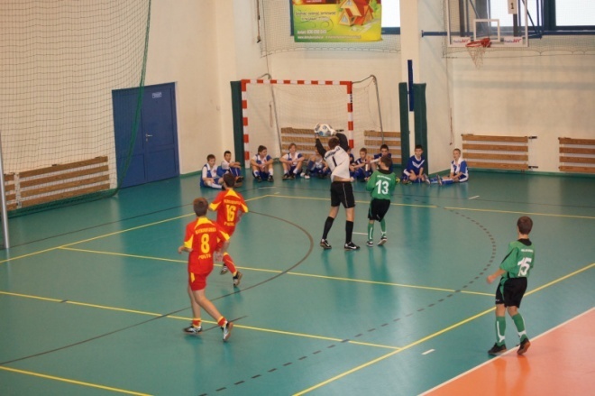 Piłkarski Turniej Noworoczny dla rocznika 1998 [06.01.2012] - zdjęcie #28 - eOstroleka.pl