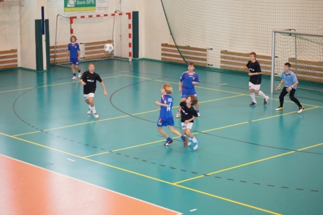Piłkarski Turniej Noworoczny dla rocznika 1998 [06.01.2012] - zdjęcie #13 - eOstroleka.pl