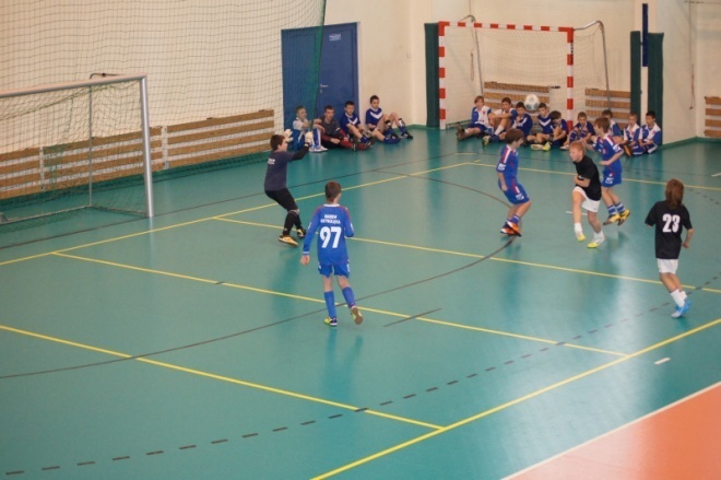 Piłkarski Turniej Noworoczny dla rocznika 1998 [06.01.2012] - zdjęcie #5 - eOstroleka.pl
