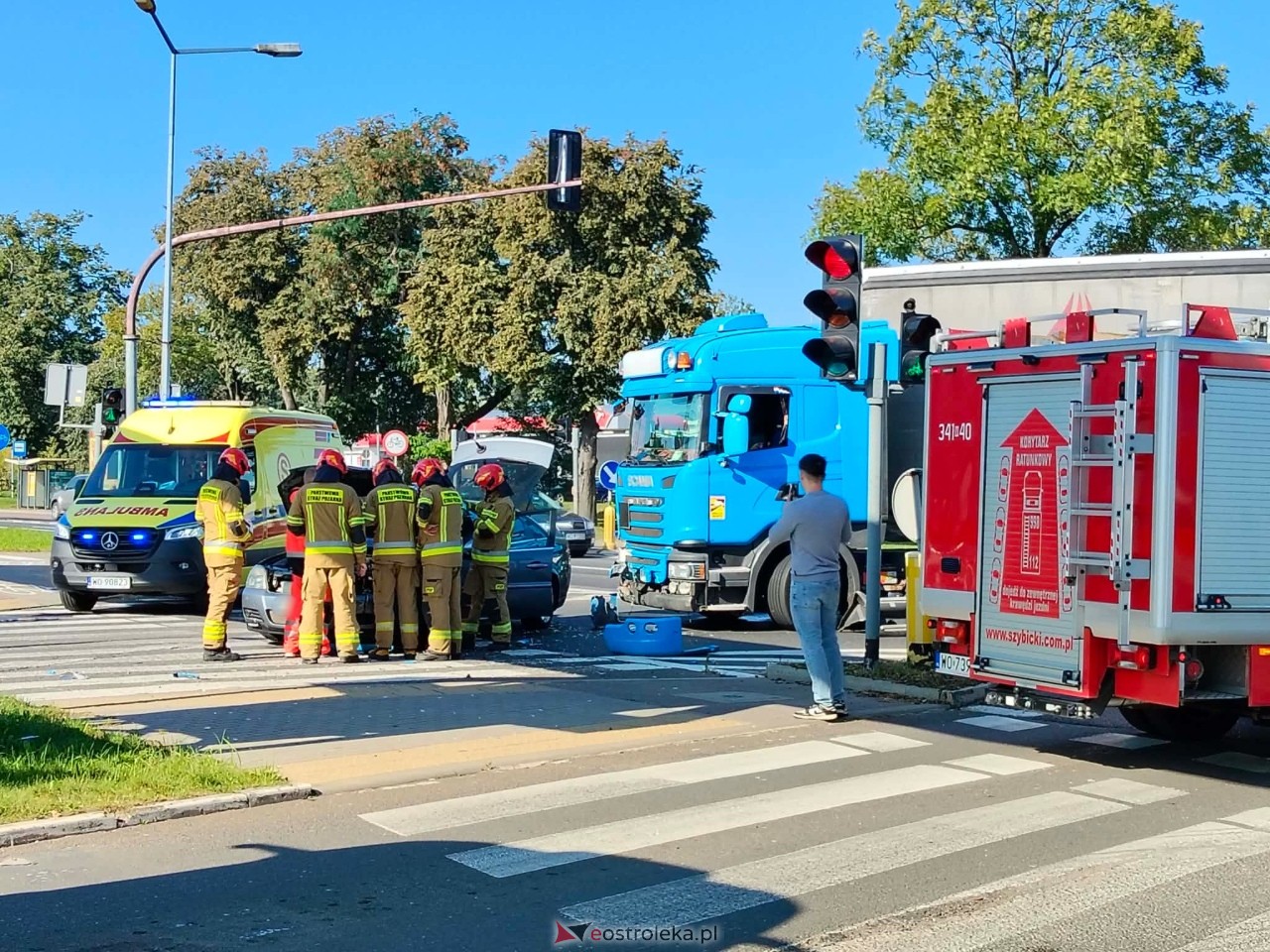 Wypadek na skrzyżowaniu ulicy Kołobrzeskiej z Aleją Wojska Polskiego [16.09.2026] - zdjęcie #8 - eOstroleka.pl