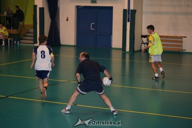 3. kolejka Nocnej Ligi Futsalu [06.01.2012] - zdjęcie #37 - eOstroleka.pl
