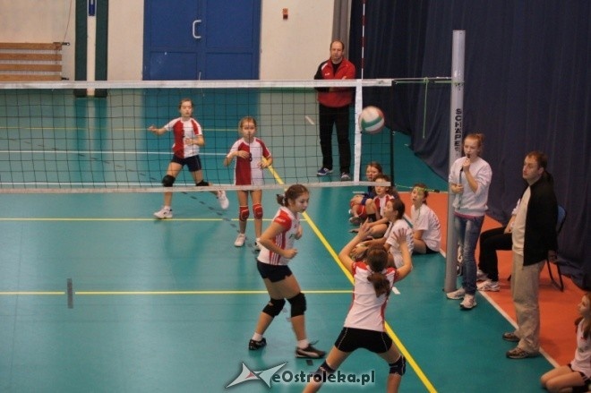 Mikołajkowy Turniej Mini Siatkówki o Puchar Dyrektora MZOS-T i IT [7-8.01.2012] - zdjęcie #16 - eOstroleka.pl