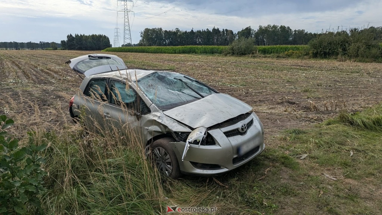 Dachowanie Toyoty na trasie Goworki Nowa Wieś Wschodnia [20.09.2026] - zdjęcie #9 - eOstroleka.pl
