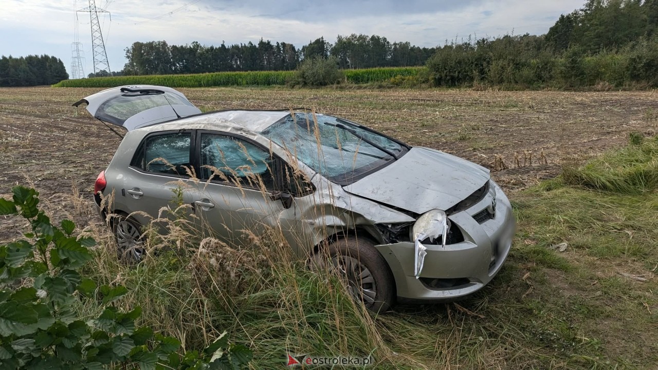 Dachowanie Toyoty na trasie Goworki Nowa Wieś Wschodnia [20.09.2026] - zdjęcie #4 - eOstroleka.pl