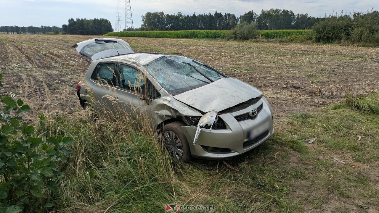 Dachowanie Toyoty na trasie Goworki Nowa Wieś Wschodnia [20.09.2026] - zdjęcie #3 - eOstroleka.pl