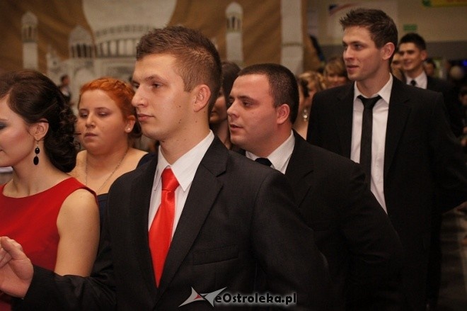 Studniówka III LO [07.I.2012] - zdjęcie #185 - eOstroleka.pl