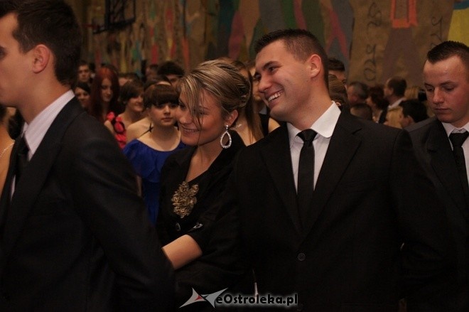 Studniówka III LO [07.I.2012] - zdjęcie #177 - eOstroleka.pl