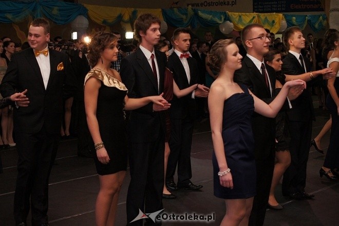 Studniówka III LO [07.I.2012] - zdjęcie #140 - eOstroleka.pl