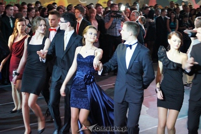 Studniówka III LO [07.I.2012] - zdjęcie #121 - eOstroleka.pl