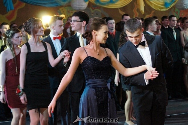 Studniówka III LO [07.I.2012] - zdjęcie #117 - eOstroleka.pl