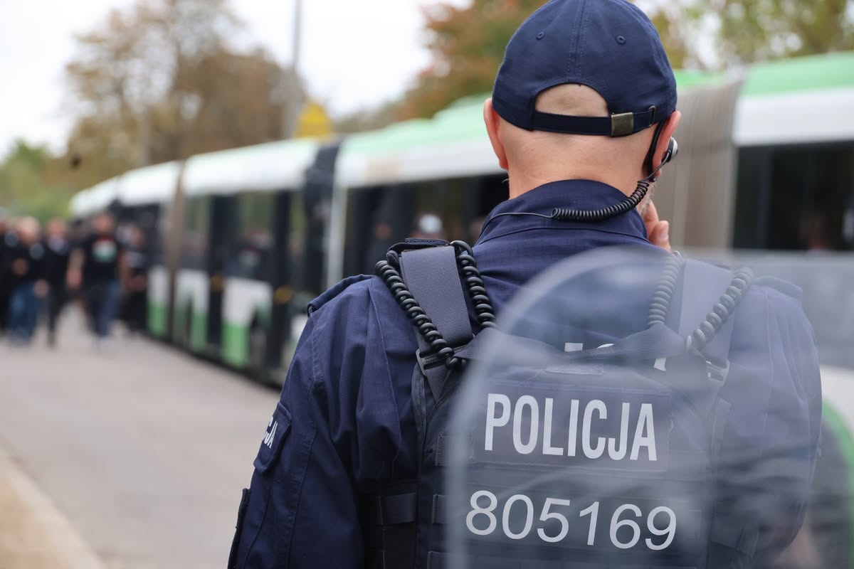 Obstawa policyjna meczu Jagiellonia Białystok - Legia Warszawa [20.09.2026] - zdjęcie #3 - eOstroleka.pl