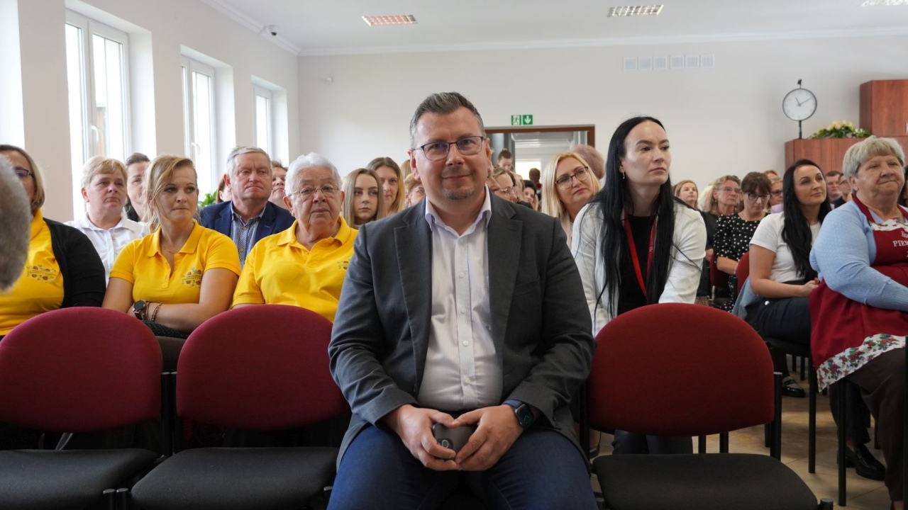 Ponad 1,3 mln zł dla Kół Gospodyń Wiejskich. W Goworowie wręczono czeki dla lokalnych gospodarzy [21.09.2026] - zdjęcie #113 - eOstroleka.pl