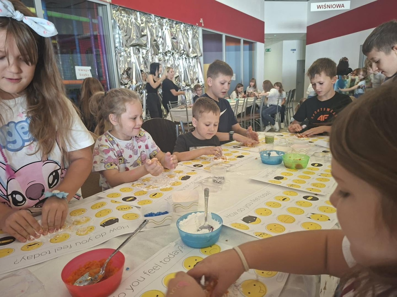 Radość, kolorowe atrakcje i masa zabawy. Za nami Festiwal Kreatywności w Ostrołęce [22.09.2026] - zdjęcie #35 - eOstroleka.pl