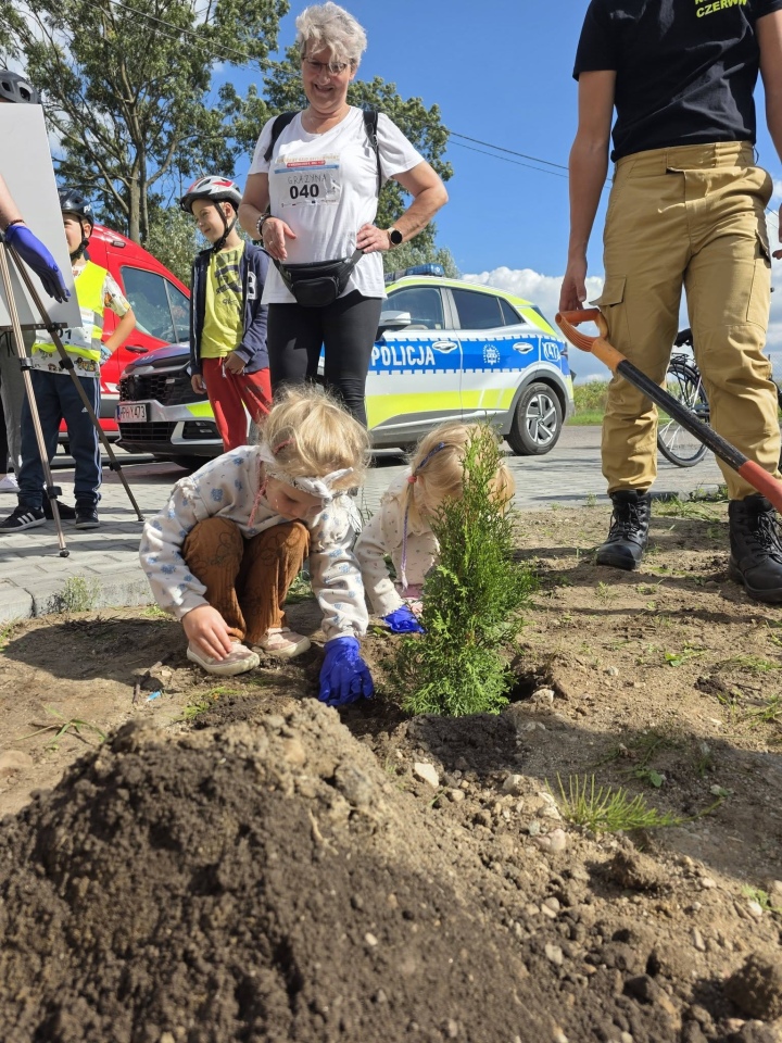 Przejechali ponad 20 kilometrów dla czystego powietrza. Za nami rajd rowerowy w Czerwinie [22.09.2026] - zdjęcie #51 - eOstroleka.pl