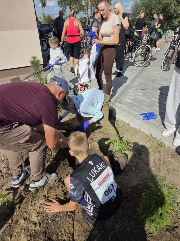 Przejechali ponad 20 kilometrów dla czystego powietrza. Za nami rajd rowerowy w Czerwinie [22.09.2026] - zdjęcie #37 - eOstroleka.pl