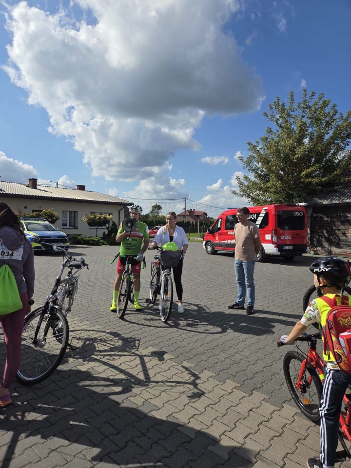 Przejechali ponad 20 kilometrów dla czystego powietrza. Za nami rajd rowerowy w Czerwinie [22.09.2026] - zdjęcie #21 - eOstroleka.pl