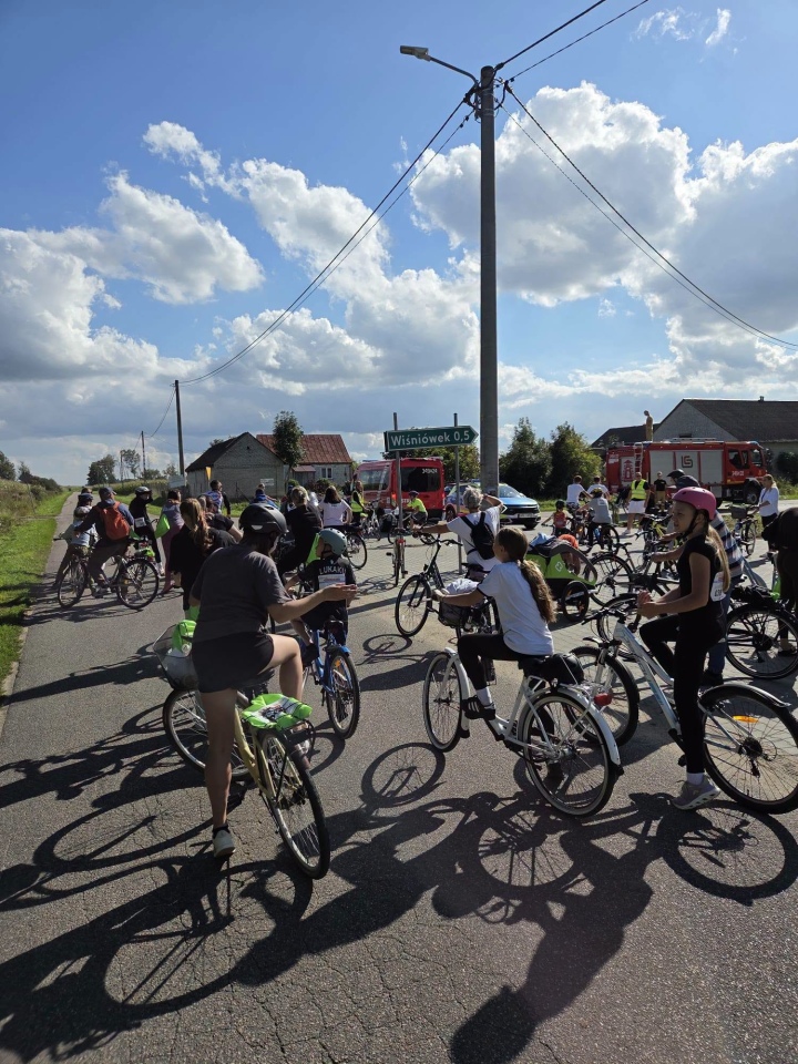 Przejechali ponad 20 kilometrów dla czystego powietrza. Za nami rajd rowerowy w Czerwinie [22.09.2026] - zdjęcie #18 - eOstroleka.pl