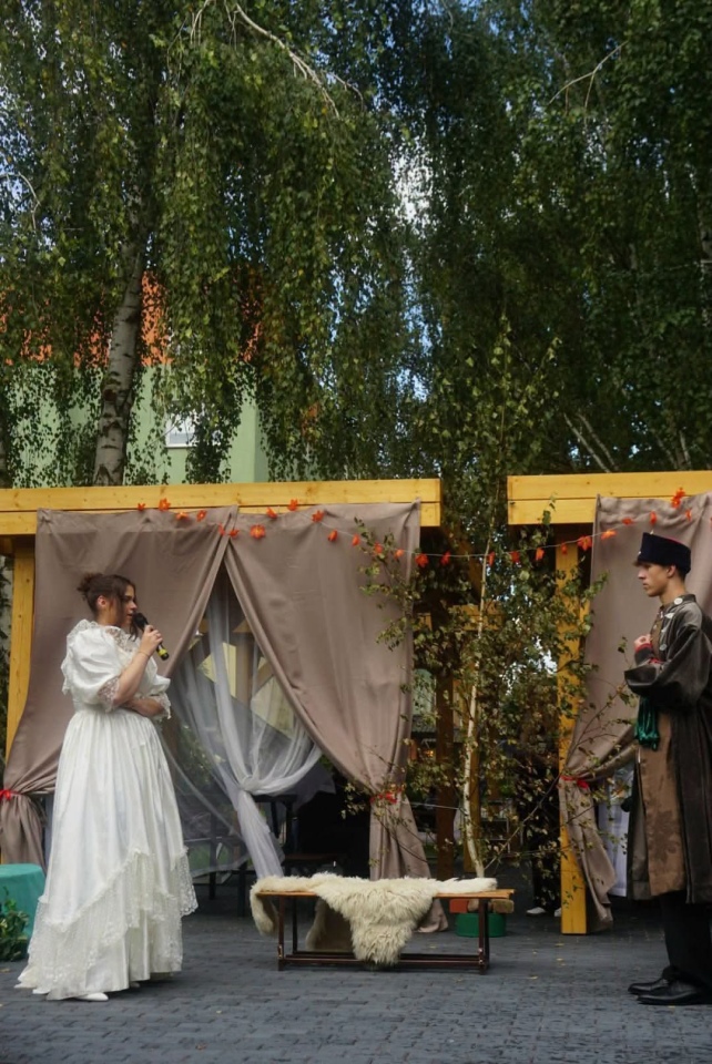 Klasyka literatury w wykonaniu uczniów. Wyjątkowy spektakl w III LO w Ostrołęce [22.09.2026] - zdjęcie #2 - eOstroleka.pl