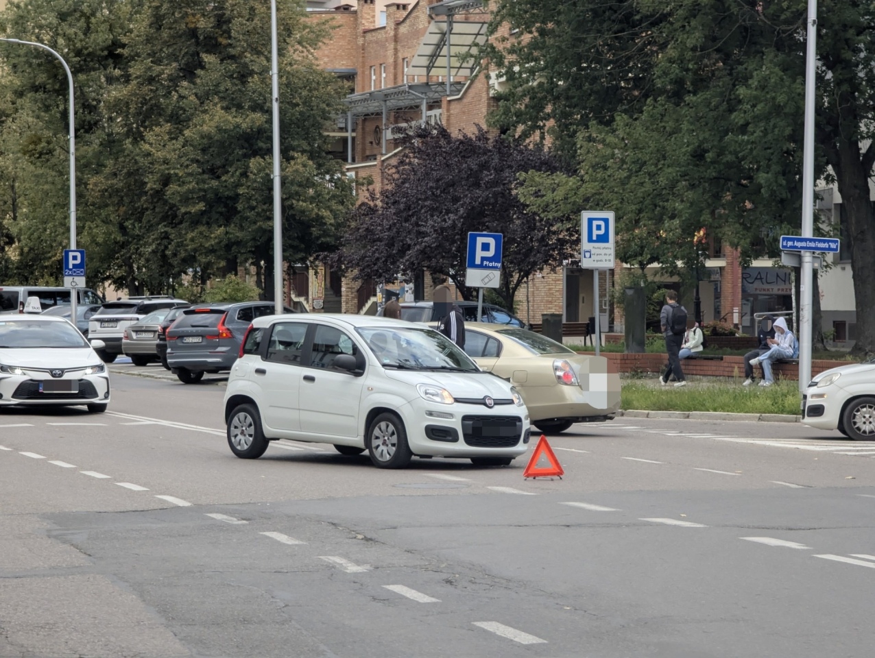 Kraksa na skrzyżowaniu ulic Kopernika i Fieldorfa Nila [24.09.2026] - zdjęcie #1 - eOstroleka.pl