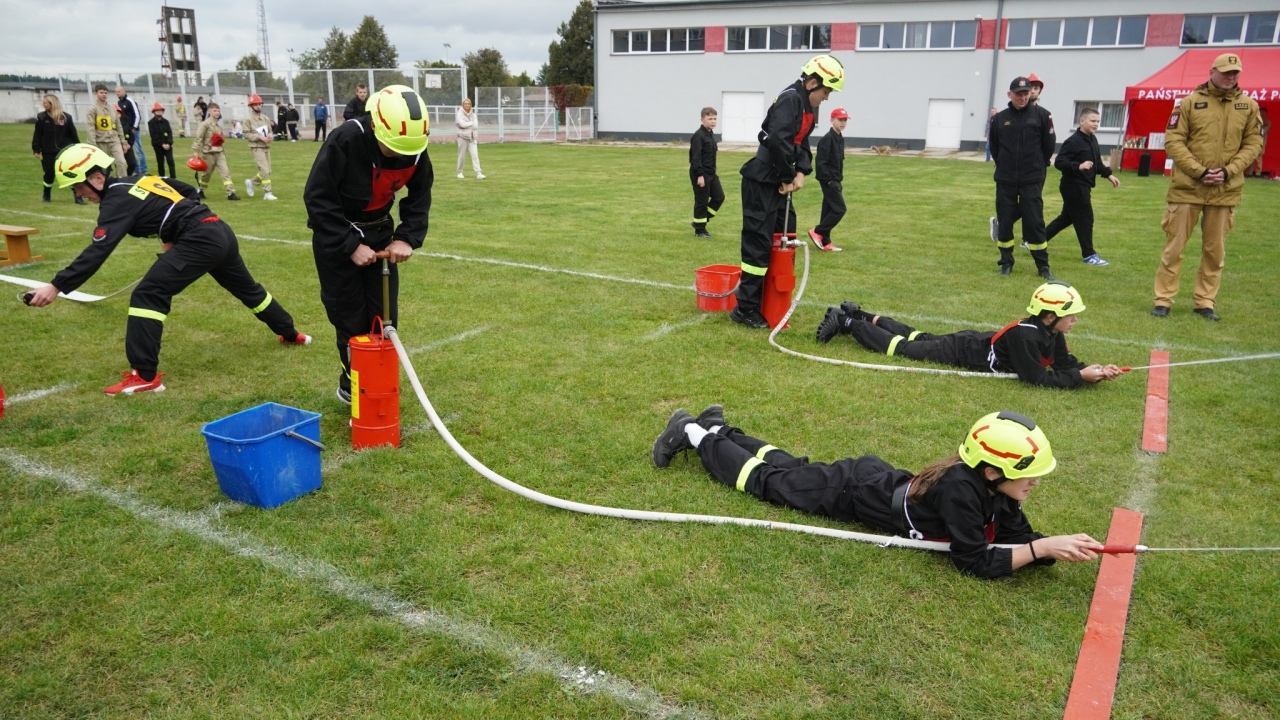 Powiatowe zawody sportowo-pożarnicze Młodzieżowych Drużyn Pożarowych w Ostrołęce [26.09.2026] - zdjęcie #102 - eOstroleka.pl