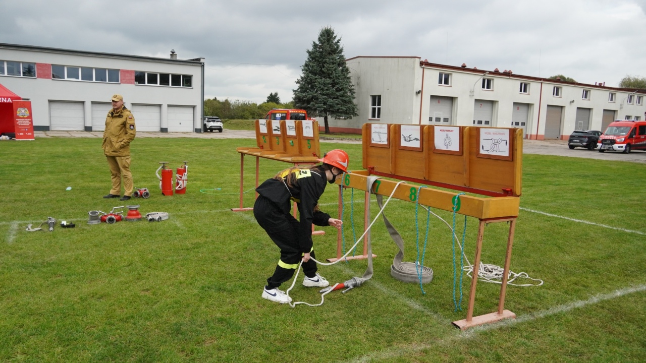 Powiatowe zawody sportowo-pożarnicze Młodzieżowych Drużyn Pożarowych w Ostrołęce [26.09.2026] - zdjęcie #96 - eOstroleka.pl