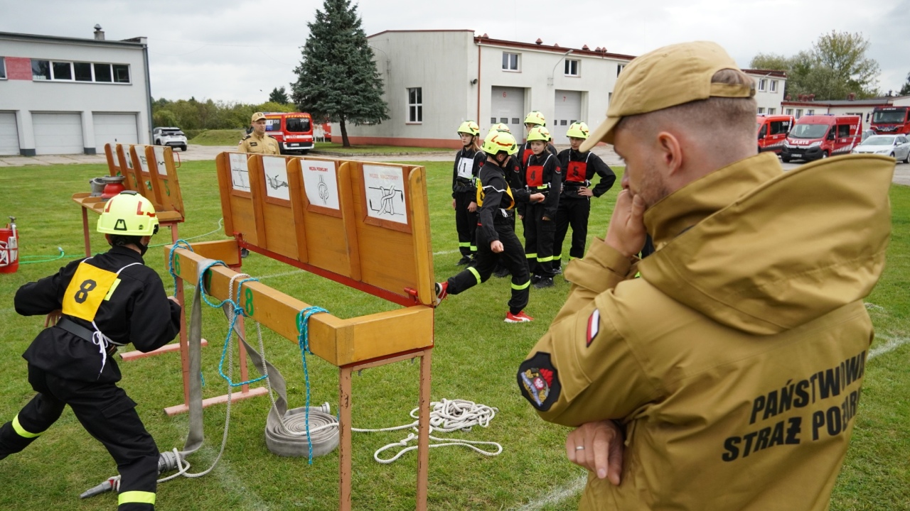 Powiatowe zawody sportowo-pożarnicze Młodzieżowych Drużyn Pożarowych w Ostrołęce [26.09.2026] - zdjęcie #41 - eOstroleka.pl