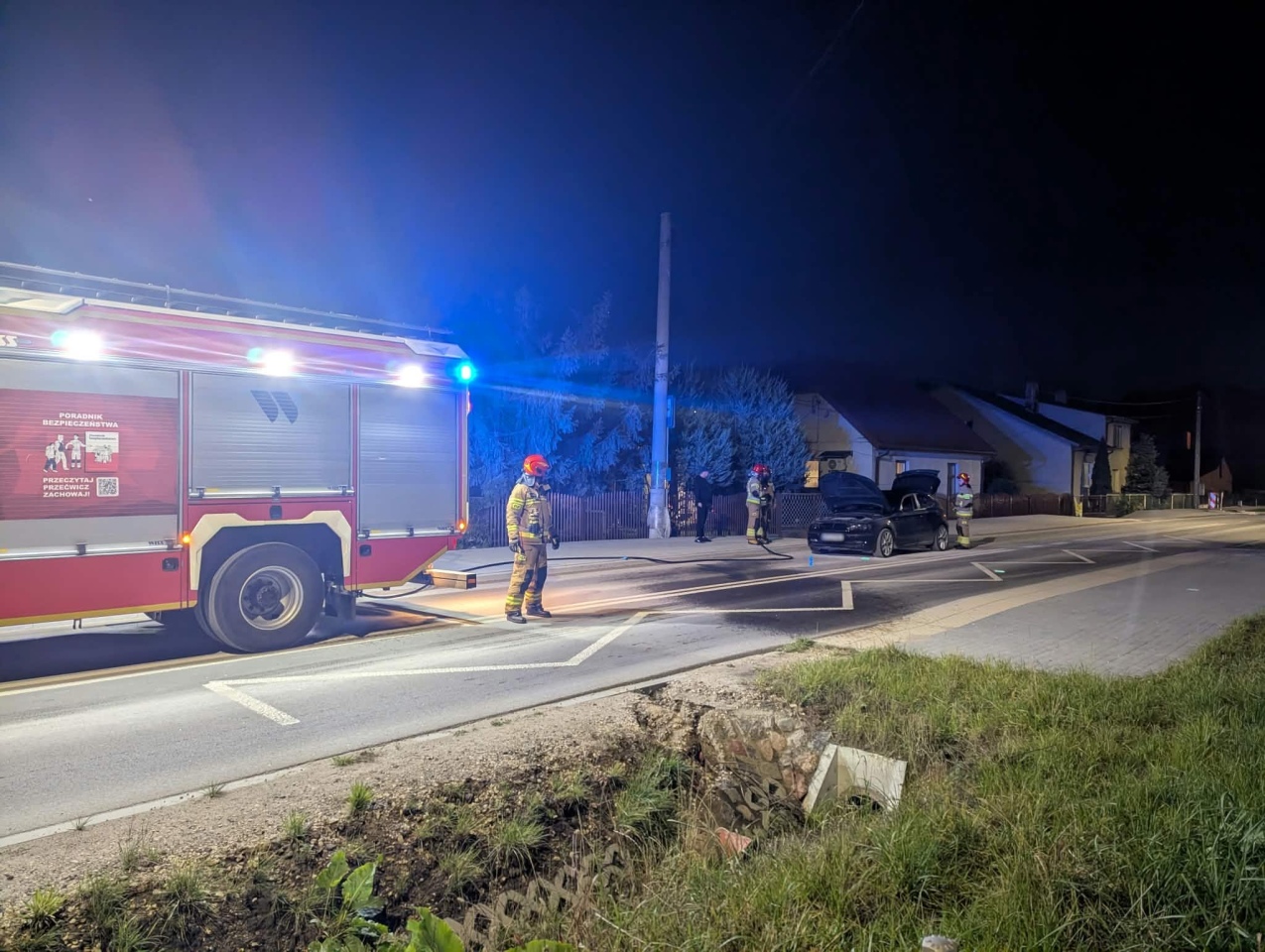 Pożar samochodu na ul. Słonecznej [27.09.2026] - zdjęcie #2 - eOstroleka.pl