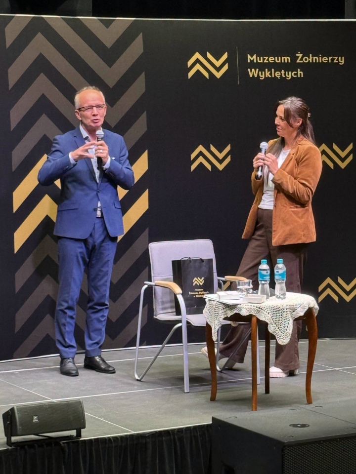 Prof. Krzysztof Szwagrzyk odwiedził Muzeum Żołnierzy Wyklętych. Opowiedział o identyfikacji sierż. „Roja” [28.09.2026] - zdjęcie #13 - eOstroleka.pl