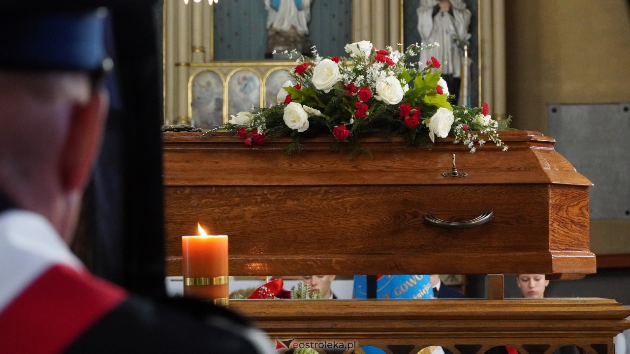 Uroczystości pogrzebowe śp. Jerzego Dobka [28.09.2026] - zdjęcie #13 - eOstroleka.pl