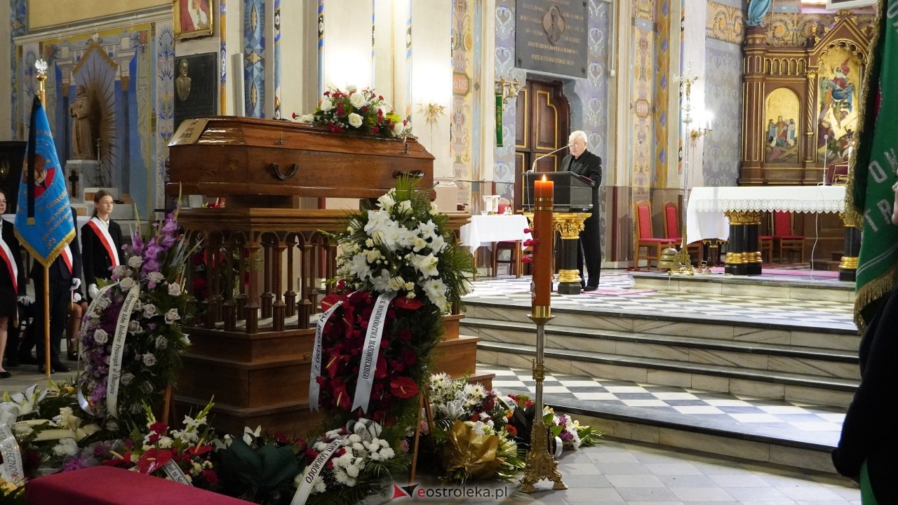 Uroczystości pogrzebowe śp. Jerzego Dobka [28.09.2026] - zdjęcie #8 - eOstroleka.pl