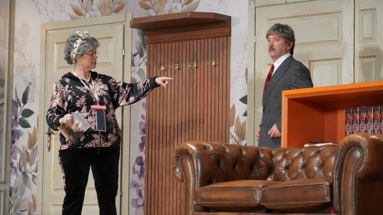 „Genialny pomysł” na komediowy wieczór. Teatr Capitol wystąpił w Ostrołęce z paryskim hitem [28.09.2026] - zdjęcie #4 - eOstroleka.pl
