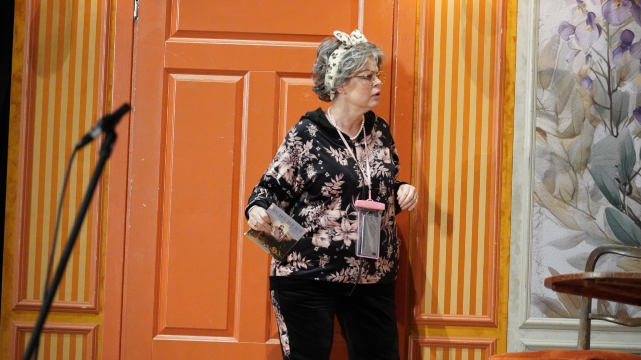 „Genialny pomysł” na komediowy wieczór. Teatr Capitol wystąpił w Ostrołęce z paryskim hitem [28.09.2026] - zdjęcie #13 - eOstroleka.pl