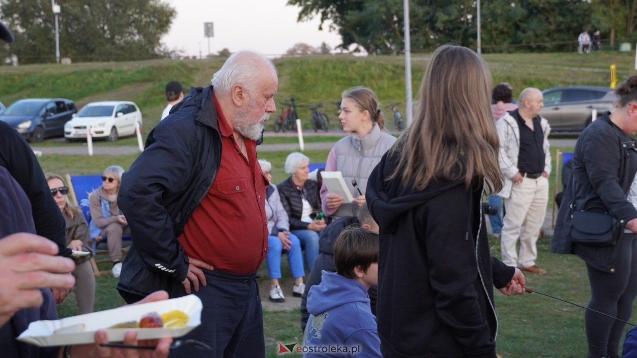 Pierwsze jesienne ognisko na plaży w Ostrołęce [29.09.2026] - zdjęcie #31 - eOstroleka.pl
