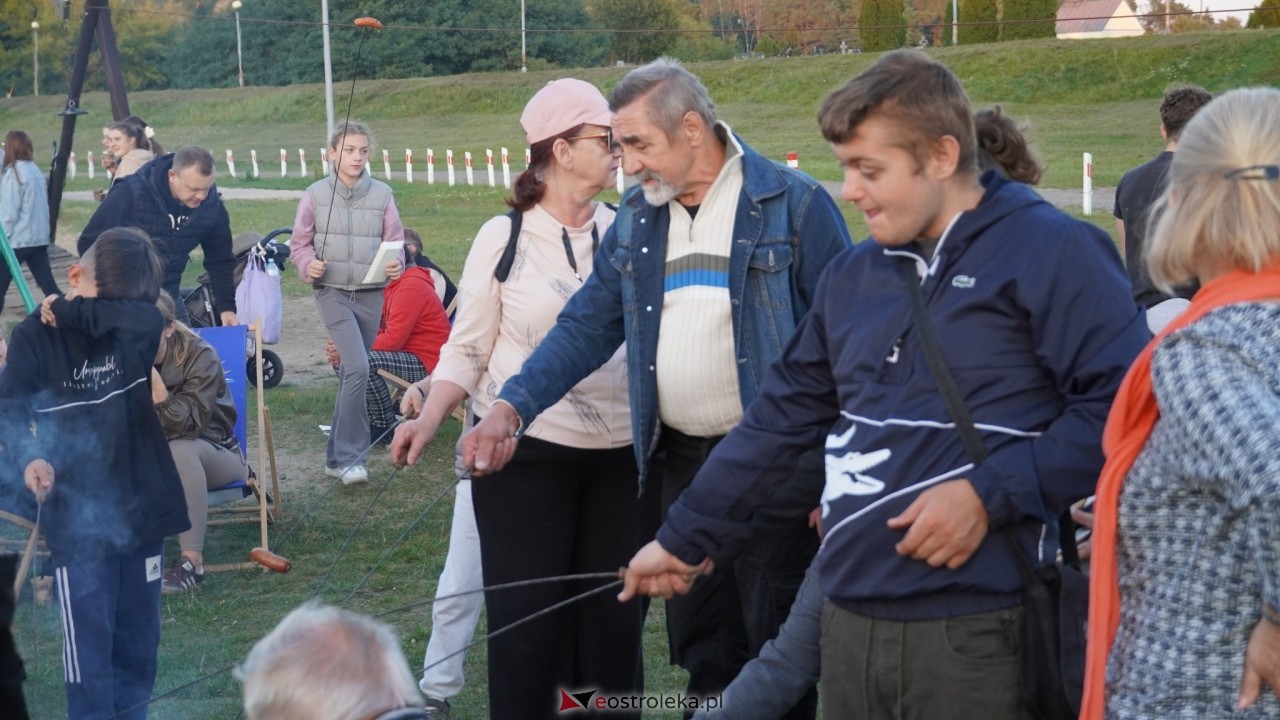 Pierwsze jesienne ognisko na plaży w Ostrołęce [29.09.2026] - zdjęcie #28 - eOstroleka.pl