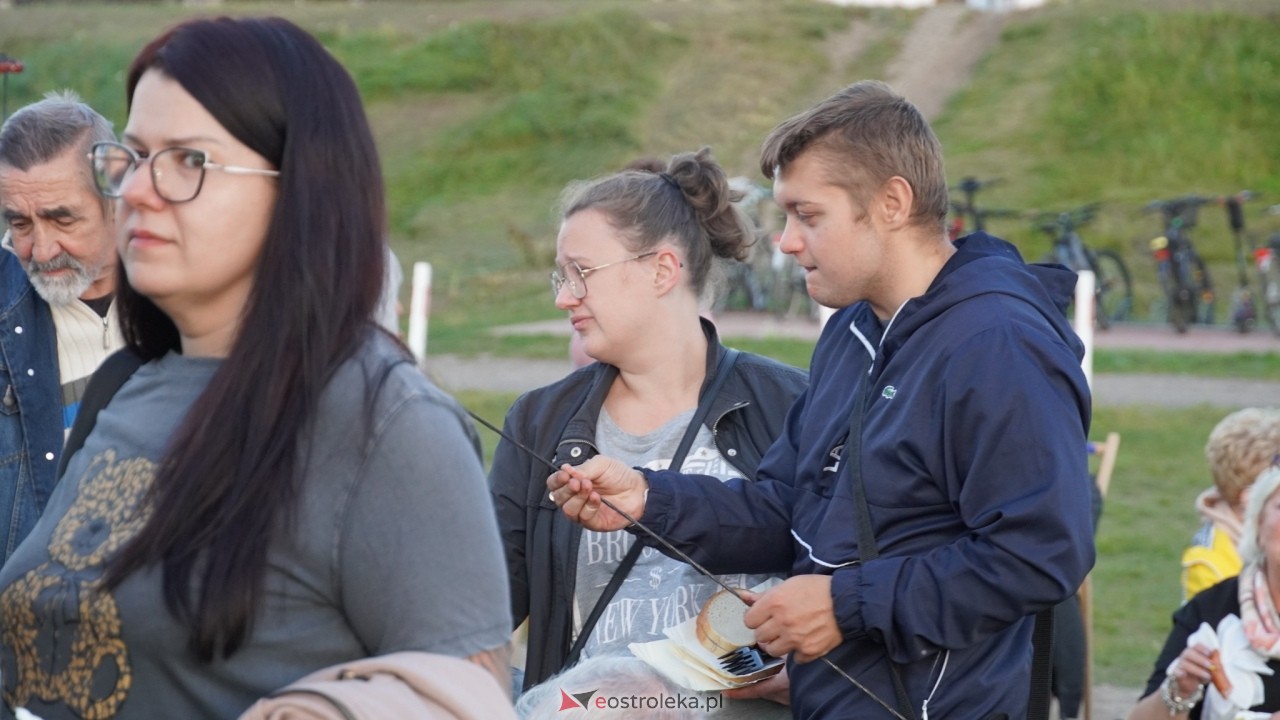 Pierwsze jesienne ognisko na plaży w Ostrołęce [29.09.2026] - zdjęcie #19 - eOstroleka.pl