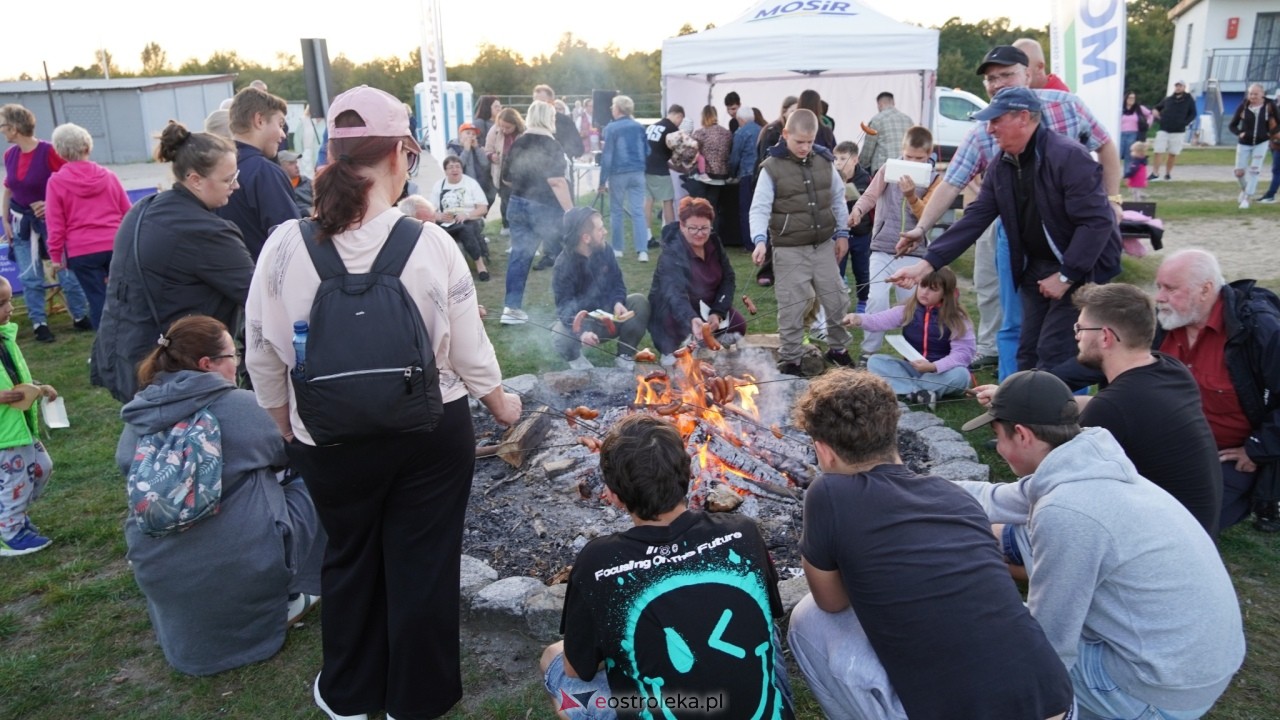 Pierwsze jesienne ognisko na plaży w Ostrołęce [29.09.2026] - zdjęcie #4 - eOstroleka.pl