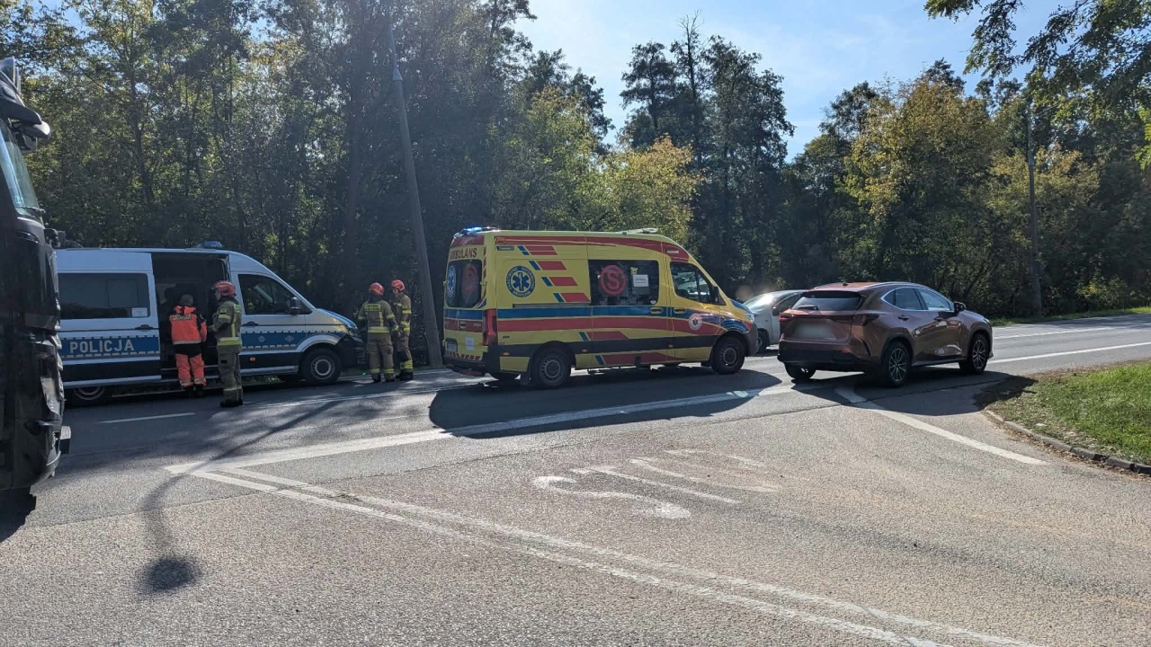 Wypadek na skrzyżowaniu Warszawskiej z Fortową [30.09.2026] - zdjęcie #14 - eOstroleka.pl