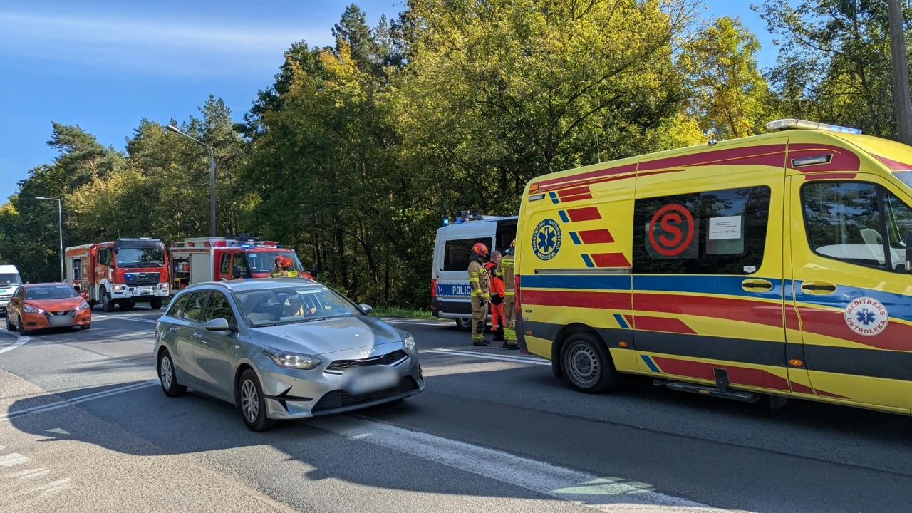 Wypadek na skrzyżowaniu Warszawskiej z Fortową [30.09.2026] - zdjęcie #12 - eOstroleka.pl
