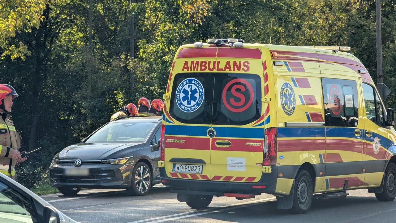 Wypadek na skrzyżowaniu Warszawskiej z Fortową [30.09.2026] - zdjęcie #7 - eOstroleka.pl