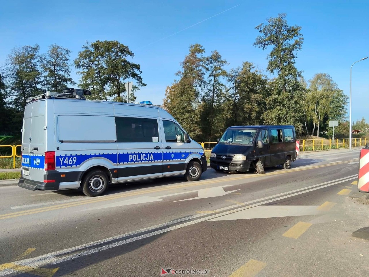 Stłuczka na Stacha Konwy [1.10.2026] - zdjęcie #3 - eOstroleka.pl