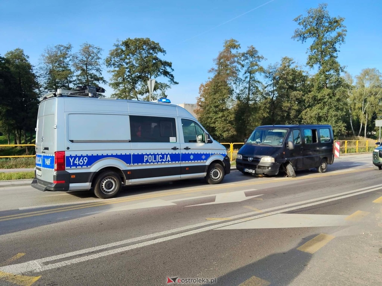 Stłuczka na Stacha Konwy [1.10.2026] - zdjęcie #5 - eOstroleka.pl