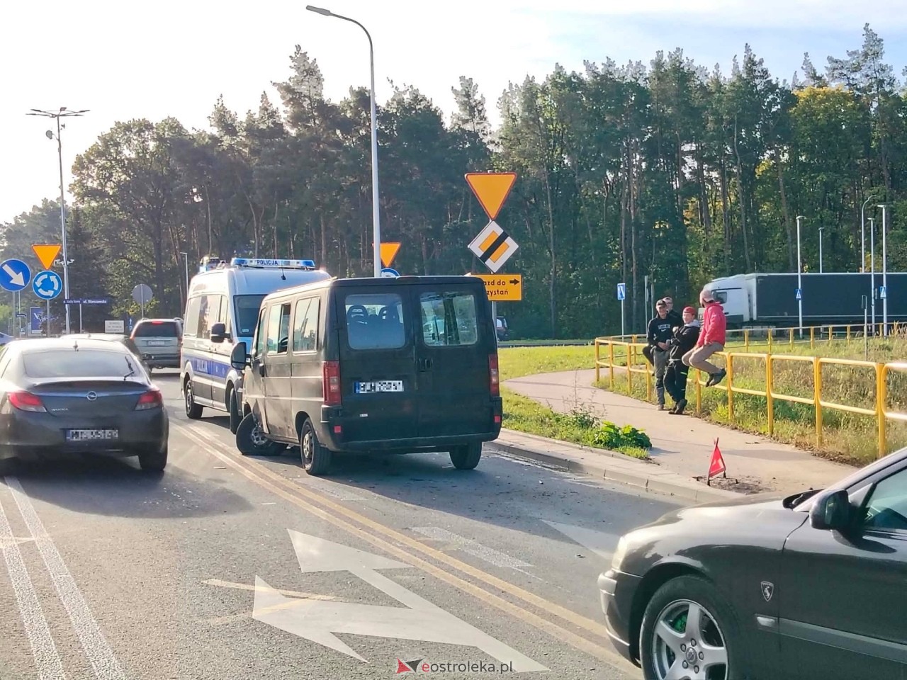 Stłuczka na Stacha Konwy [1.10.2026] - zdjęcie #9 - eOstroleka.pl