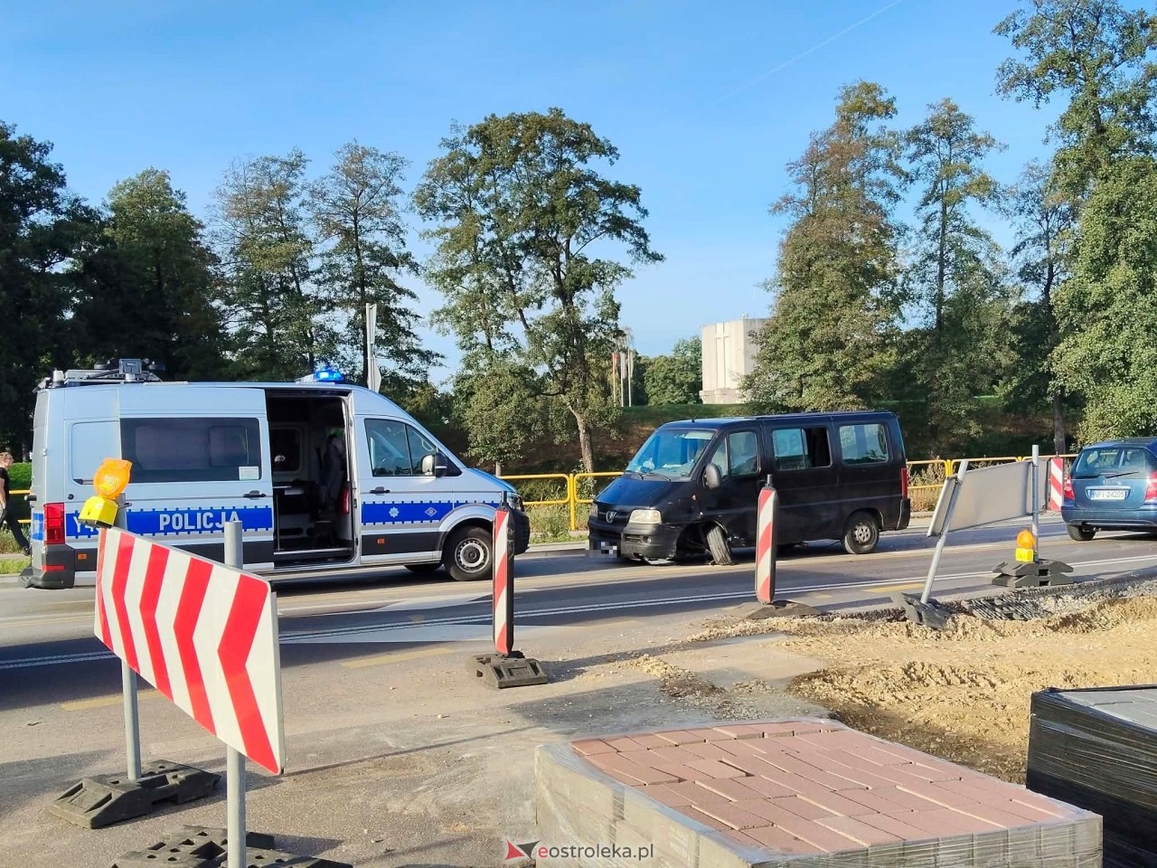 Stłuczka na Stacha Konwy [1.10.2026] - zdjęcie #11 - eOstroleka.pl