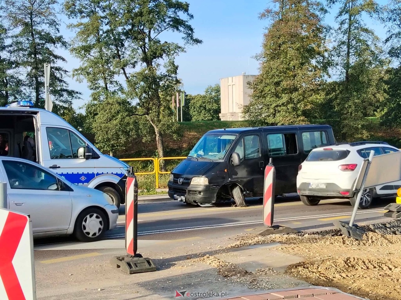 Stłuczka na Stacha Konwy [1.10.2026] - zdjęcie #12 - eOstroleka.pl