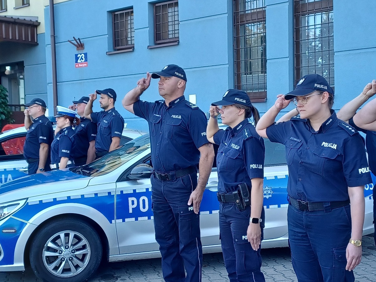 Mazowieccy policjanci oddali hołd policjantowi, który zginął na służbie - zdjęcie #4 - eOstroleka.pl