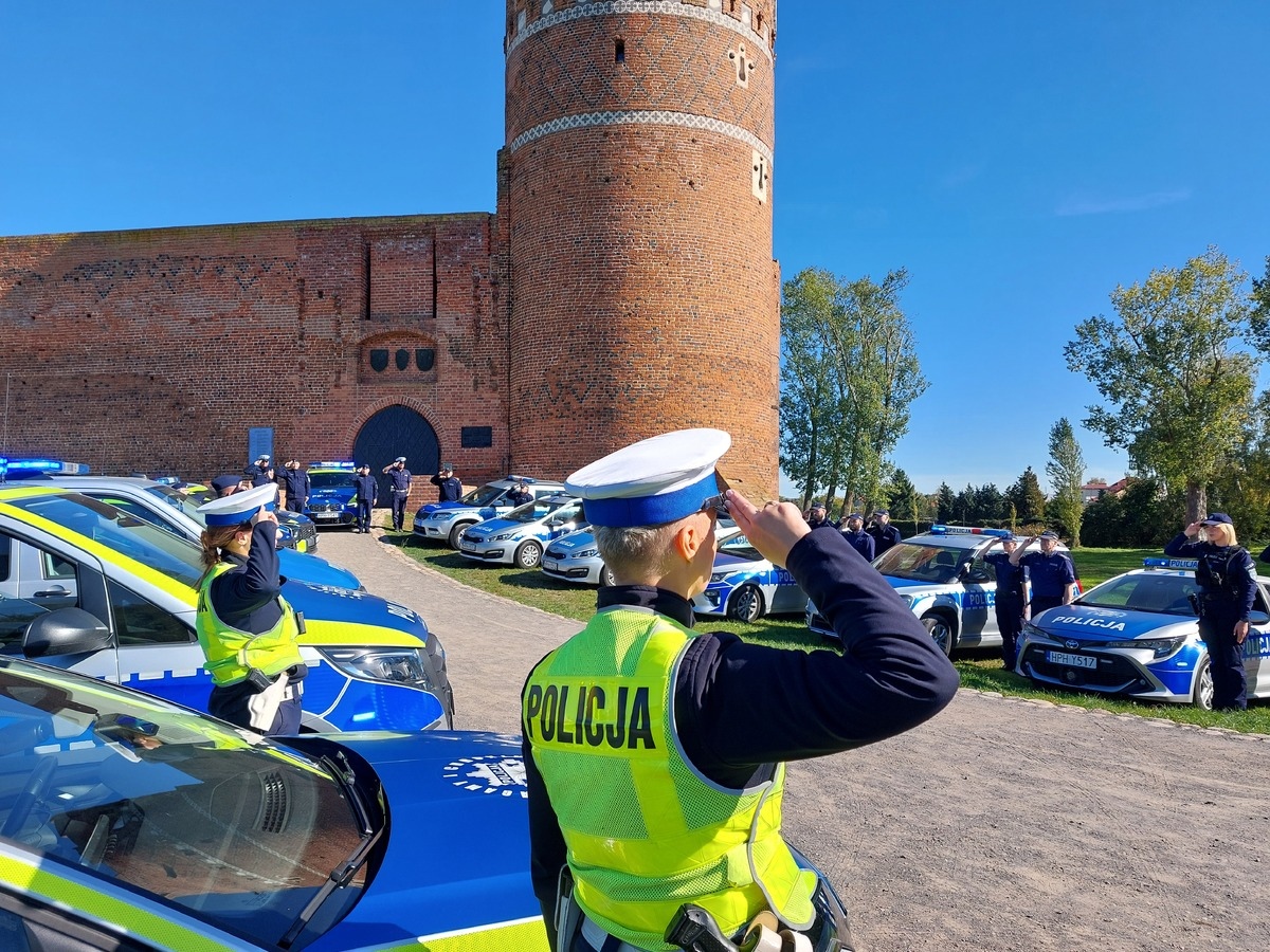 Mazowieccy policjanci oddali hołd policjantowi, który zginął na służbie - zdjęcie #5 - eOstroleka.pl