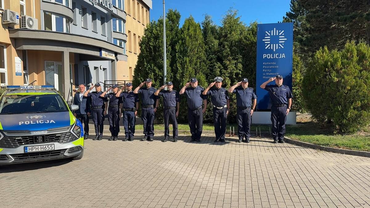 Mazowieccy policjanci oddali hołd policjantowi, który zginął na służbie - zdjęcie #8 - eOstroleka.pl