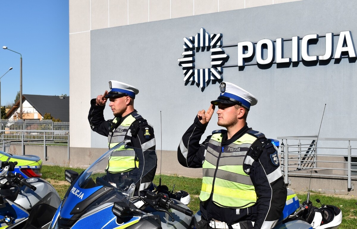 Mazowieccy policjanci oddali hołd policjantowi, który zginął na służbie - zdjęcie #14 - eOstroleka.pl
